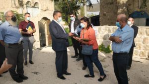 Mayor Lion tours all parts of Mount Zion